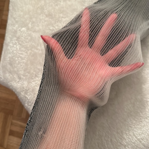 A. ROEGE HOVE Grey Nylon Turtleneck and Bottoms - Picture 6 of 11